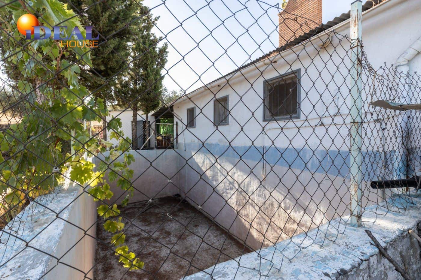 2 bedroom Finca/Country House for sale in Cogollos Vega with pool - € 139,900 (Ref: 9433682)