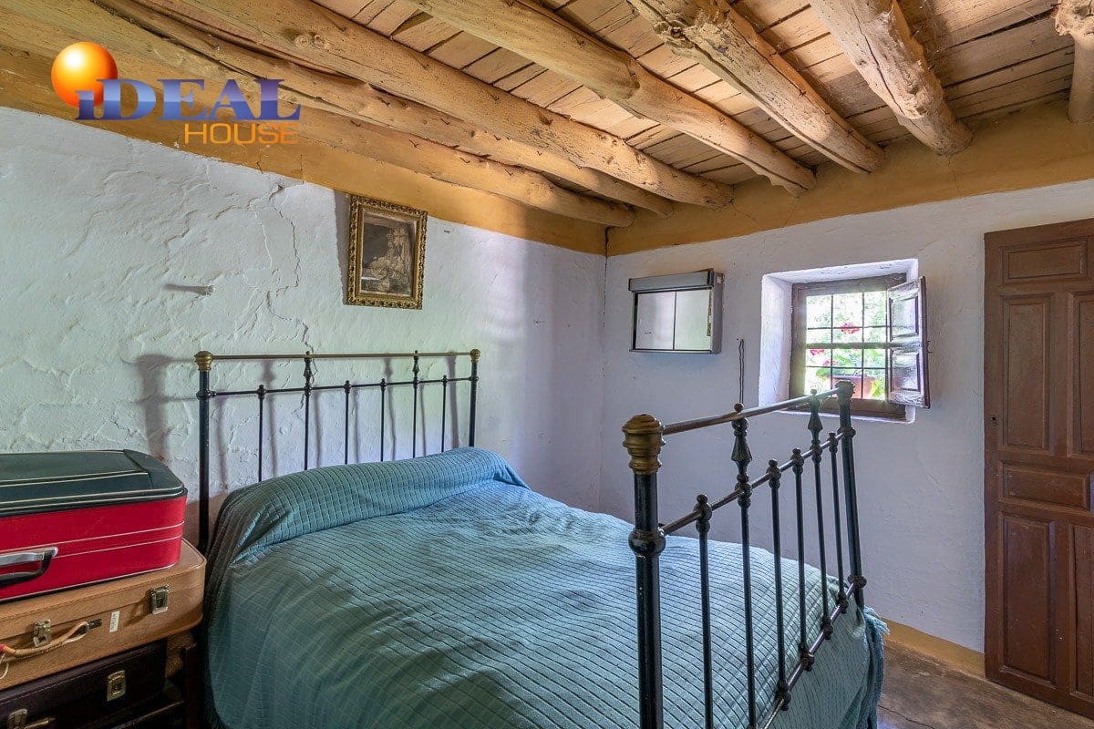 Finca/Casa Rural de 4 habitaciones en Güéjar Sierra en venta - 250.000 € (Ref: 9433683)