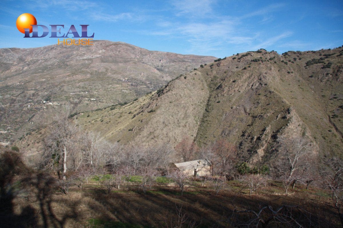 Finca/Casa Rural de 4 habitaciones en Güéjar Sierra en venta - 250.000 € (Ref: 9433683)