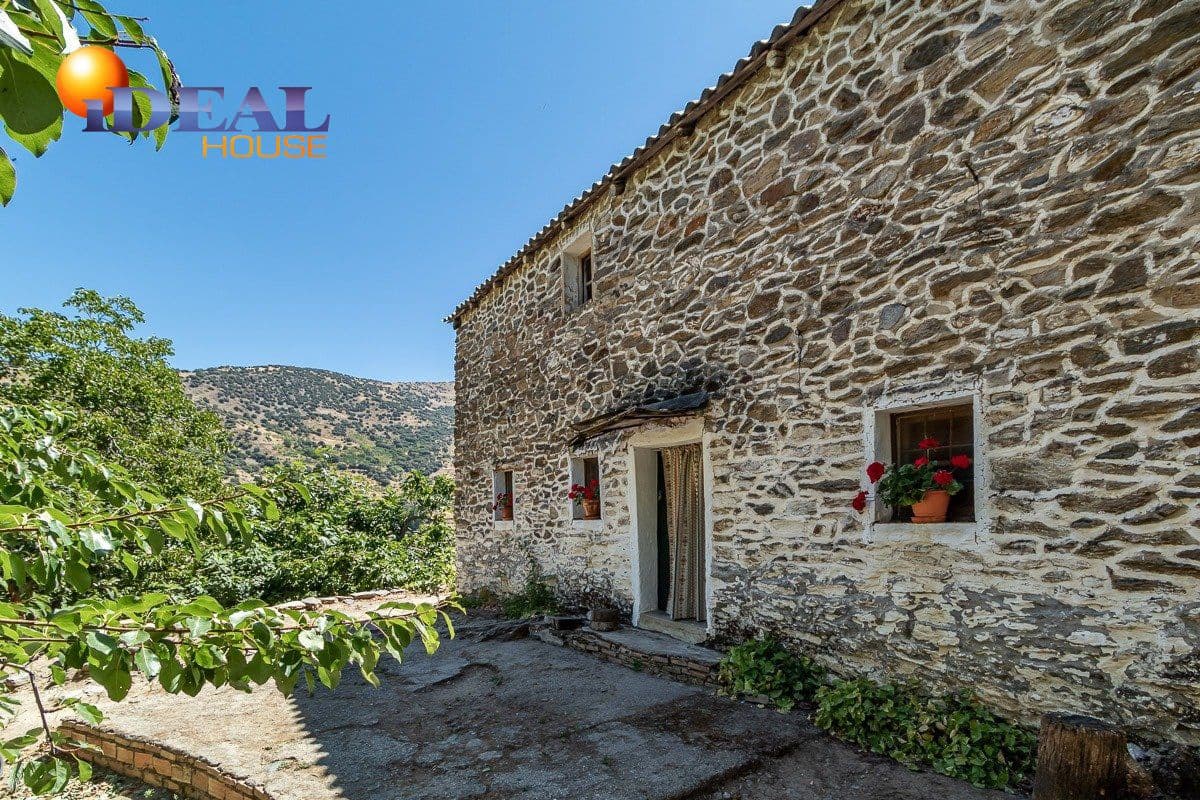 Finca/Casa Rural de 4 habitaciones en Güéjar Sierra en venta - 250.000 € (Ref: 9433683)