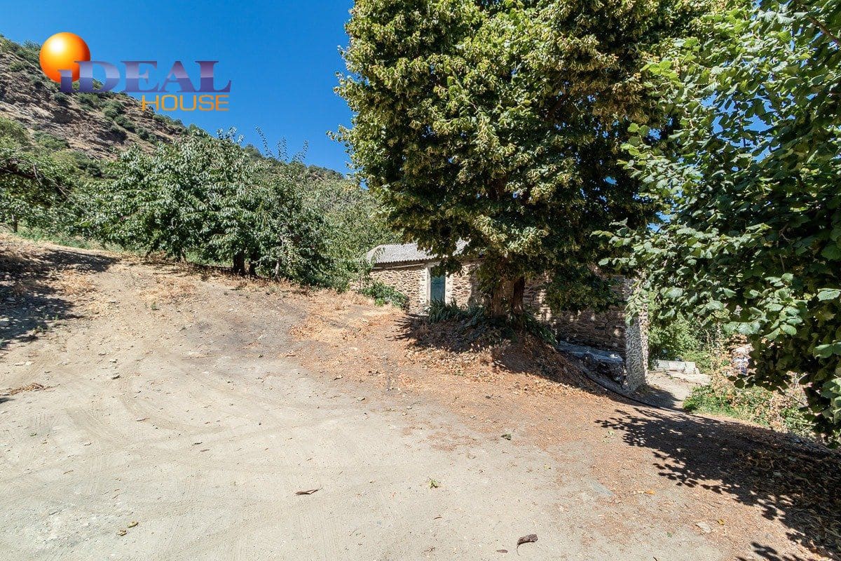 Finca/Casa Rural de 4 habitaciones en Güéjar Sierra en venta - 250.000 € (Ref: 9433683)