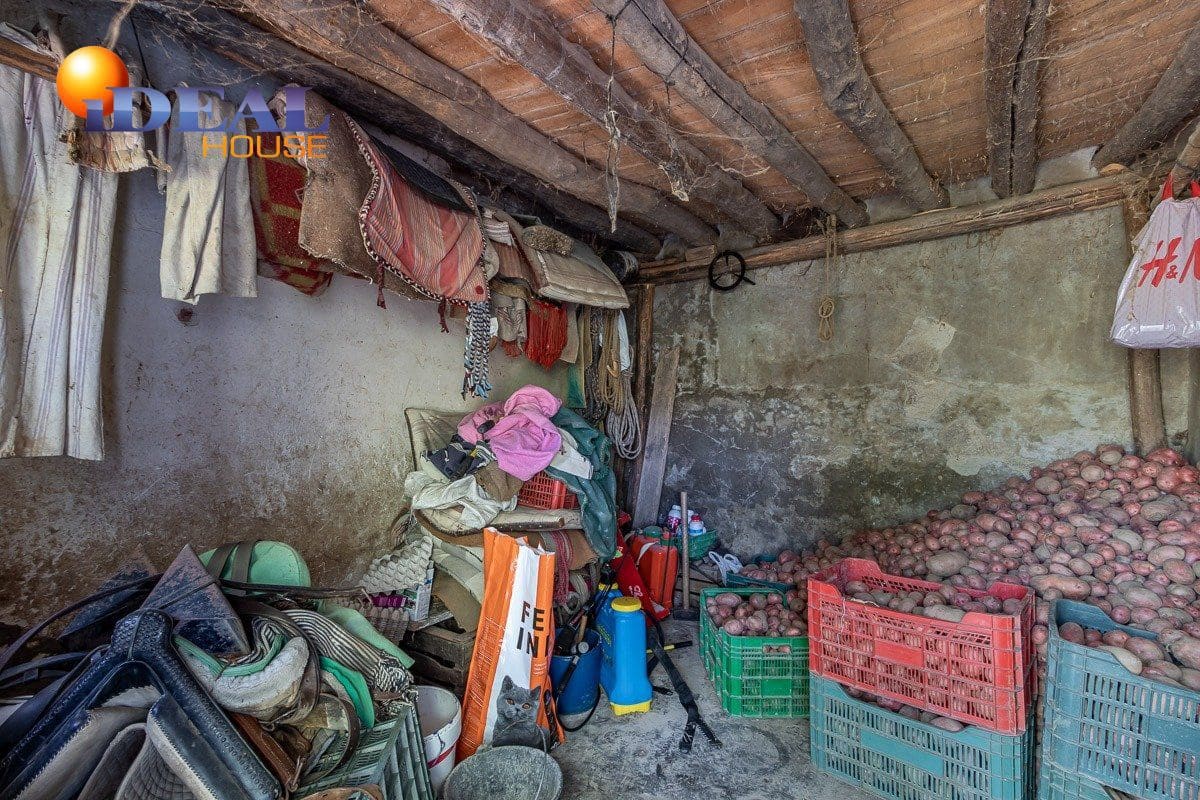 Finca/Casa Rural de 4 habitaciones en Güéjar Sierra en venta - 250.000 € (Ref: 9433683)