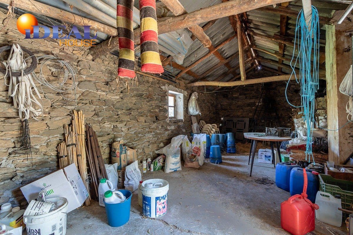 Finca/Casa Rural de 4 habitaciones en Güéjar Sierra en venta - 250.000 € (Ref: 9433683)