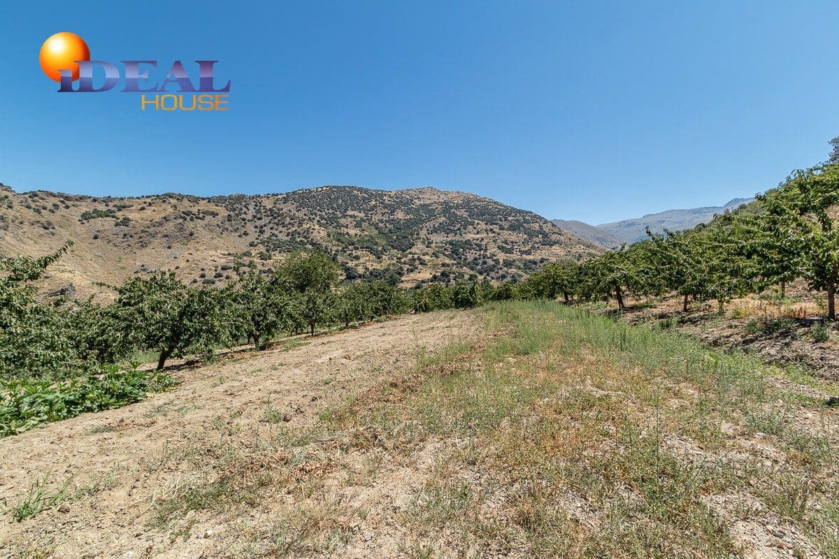 Finca/Casa Rural de 4 habitaciones en Güéjar Sierra en venta - 250.000 € (Ref: 9433683)