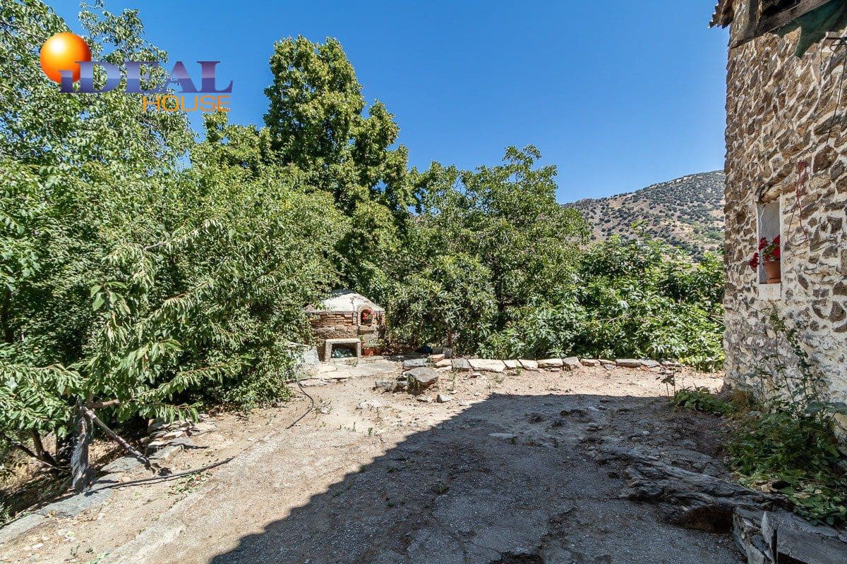 Finca/Casa Rural de 4 habitaciones en Güéjar Sierra en venta - 250.000 € (Ref: 9433683)