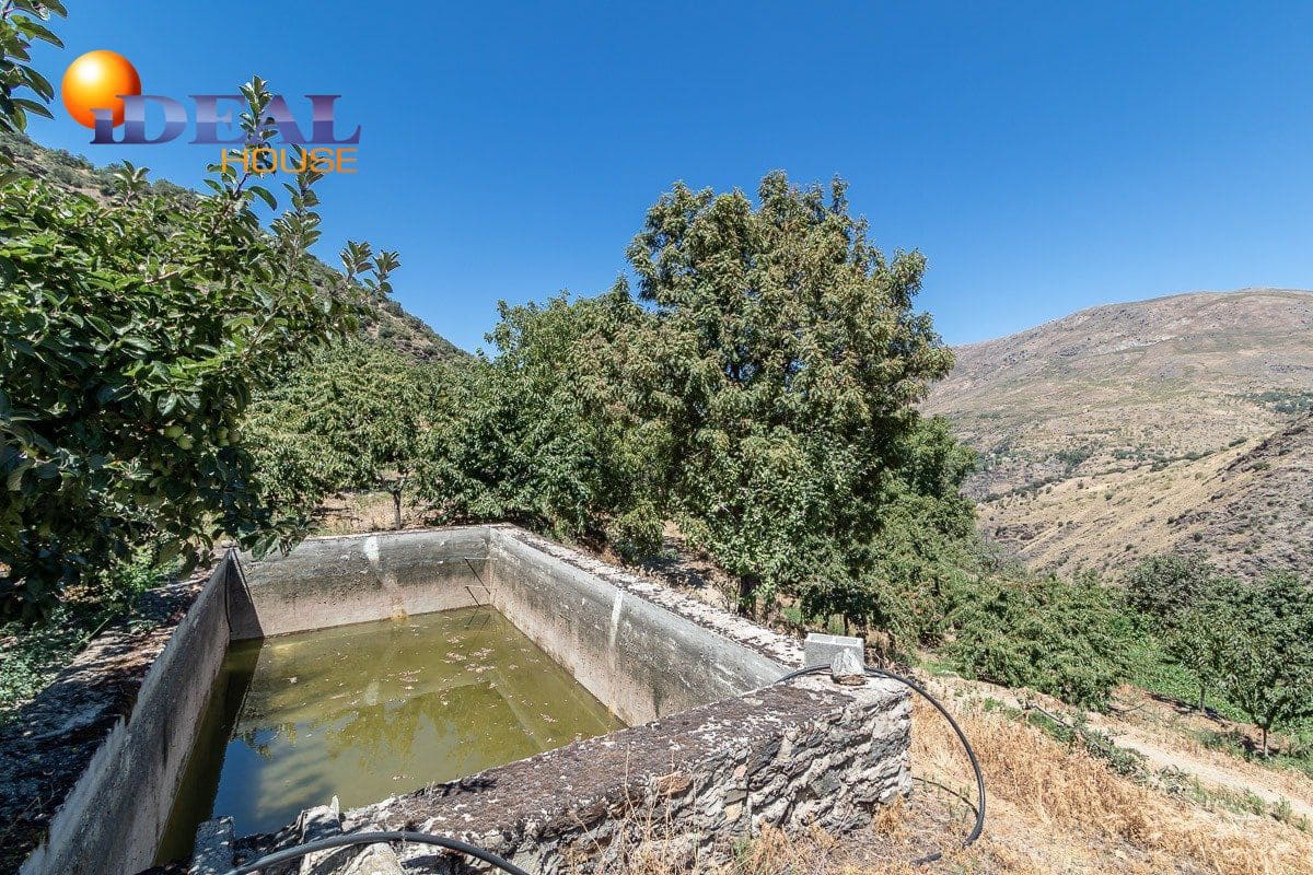 Finca/Casa Rural de 4 habitaciones en Güéjar Sierra en venta - 250.000 € (Ref: 9433683)