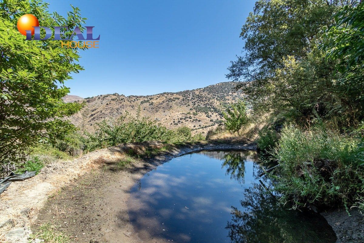 Finca/Casa Rural de 4 habitaciones en Güéjar Sierra en venta - 250.000 € (Ref: 9433683)