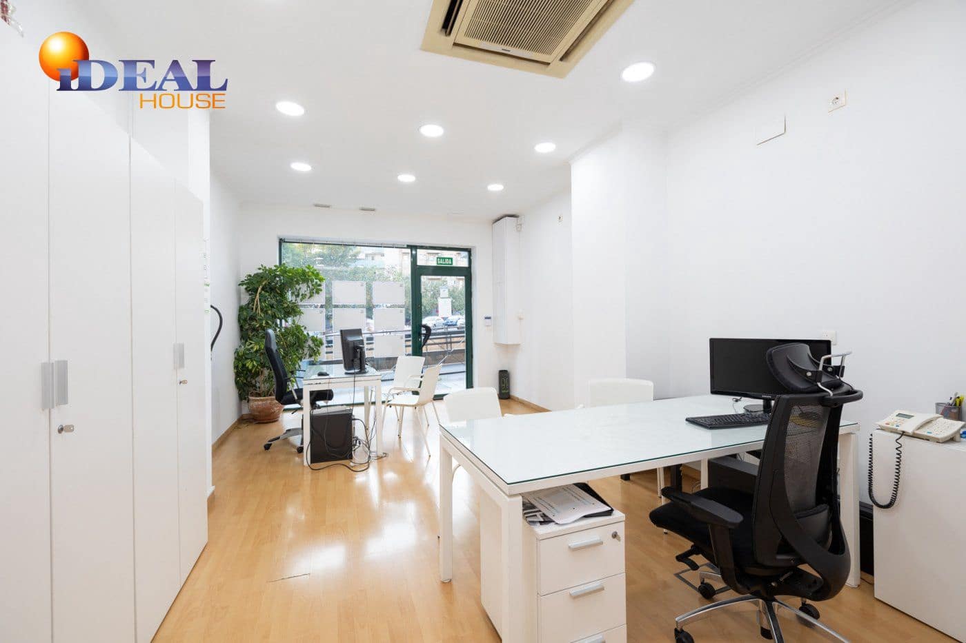 Erhverv til salg i Granada by - € 150.000 (Ref: 9433684)