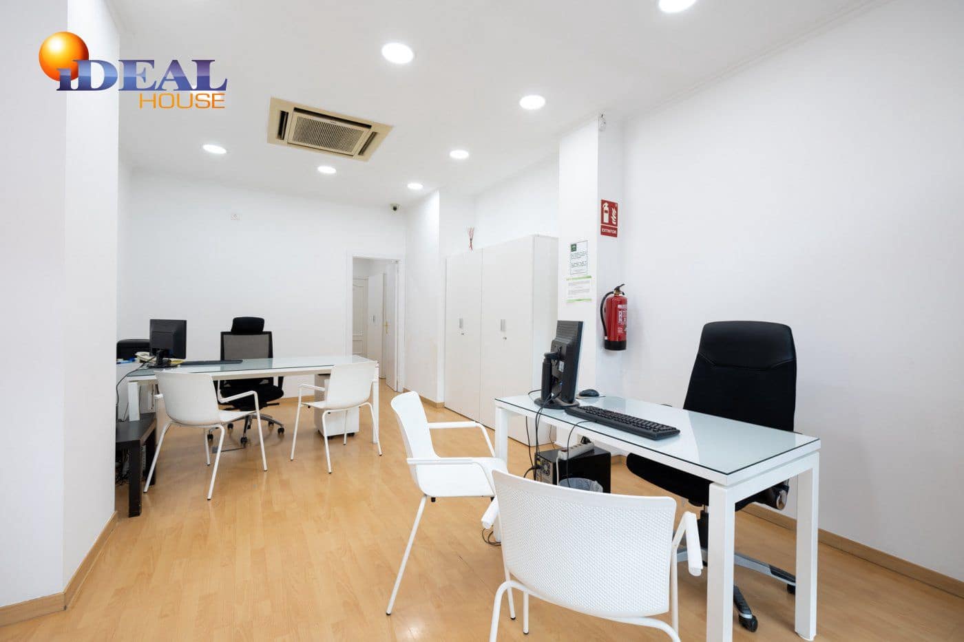 Erhverv til salg i Granada by - € 150.000 (Ref: 9433684)