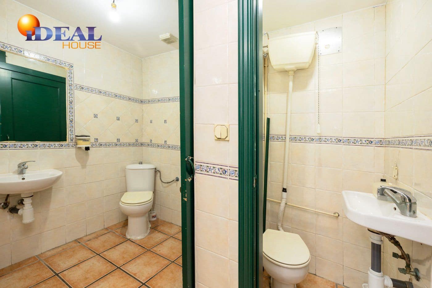 Erhverv til salg i Granada by - € 150.000 (Ref: 9433684)