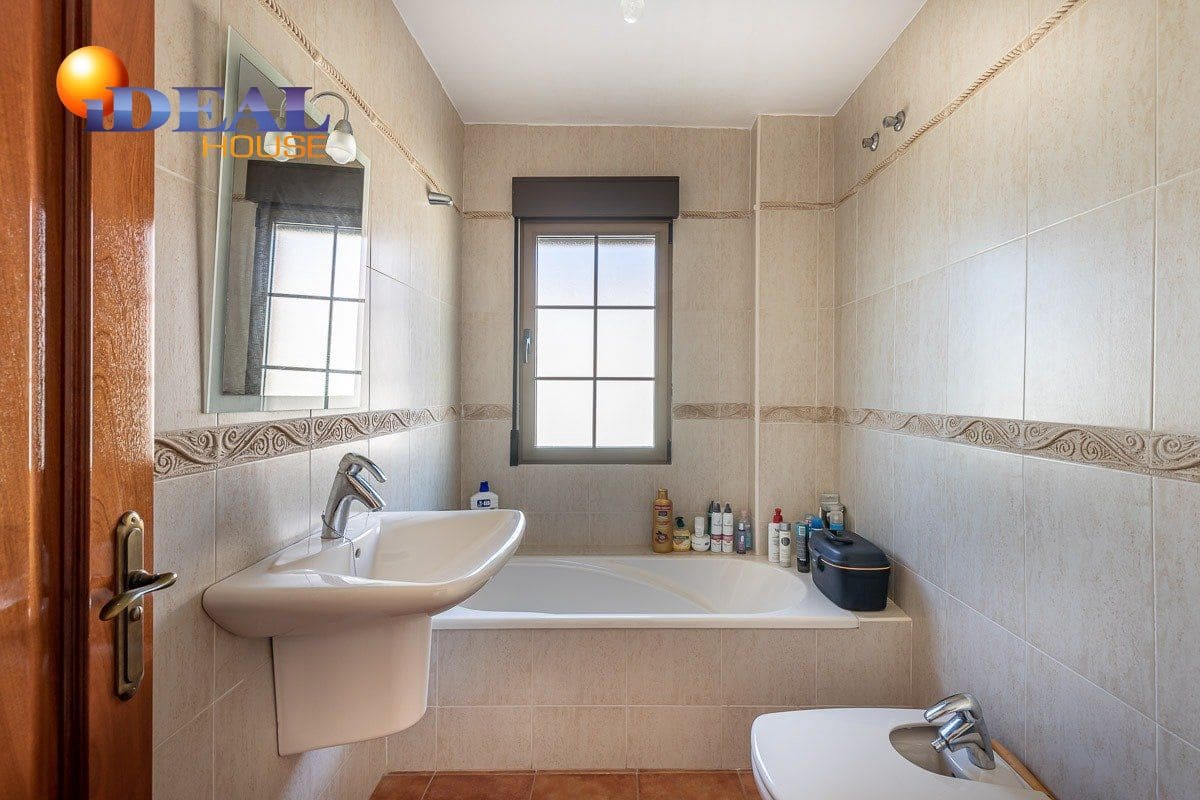 4 bedroom Townhouse for sale in Nijar with garage - € 575,000 (Ref: 9433685)