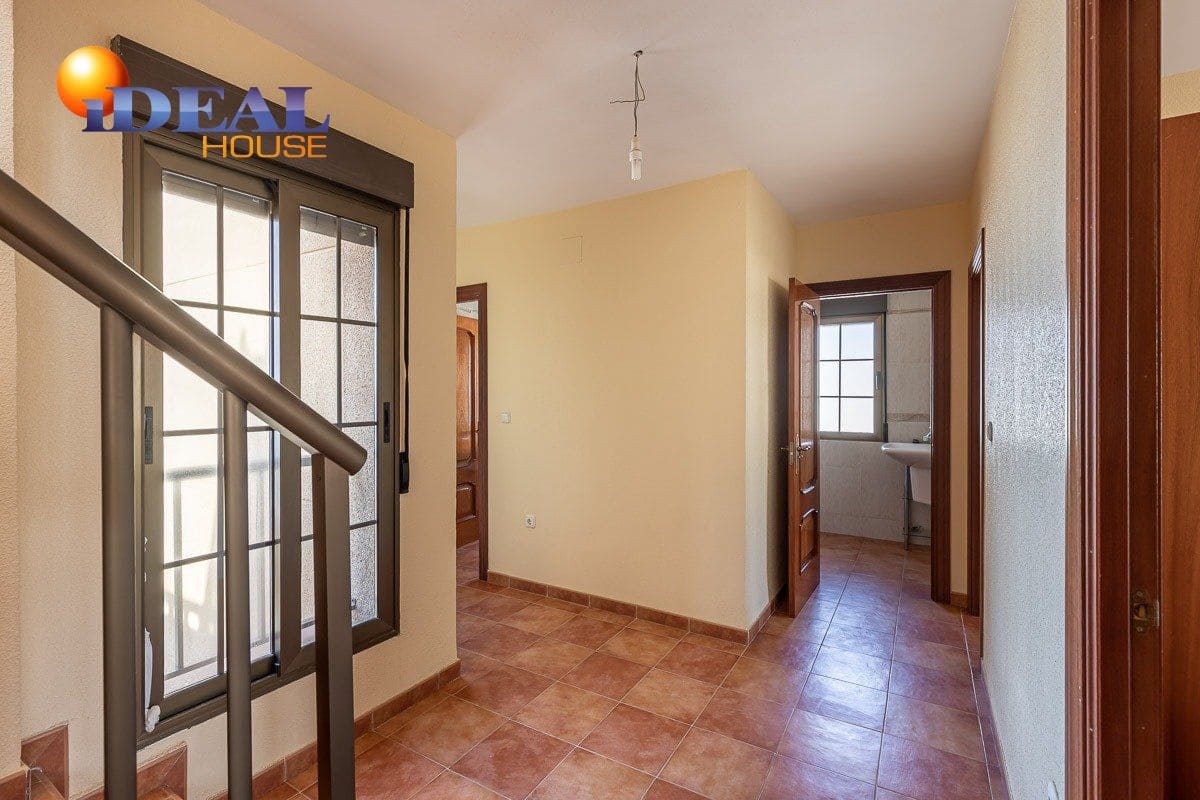 4 bedroom Townhouse for sale in Nijar with garage - € 575,000 (Ref: 9433685)
