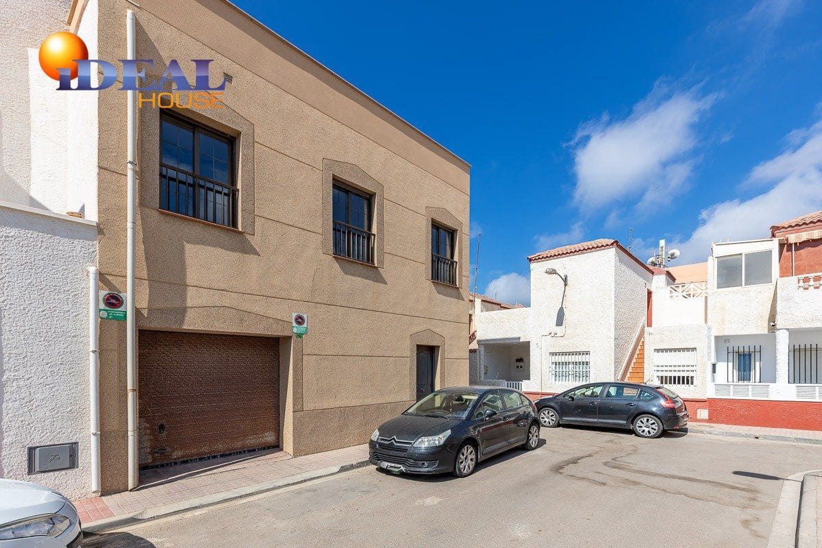4 bedroom Townhouse for sale in Nijar with garage - € 575,000 (Ref: 9433685)