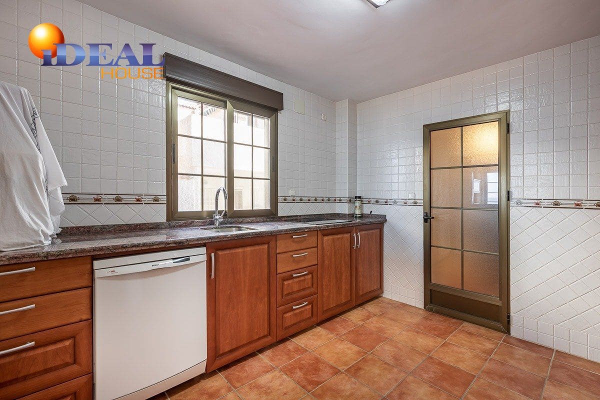 4 bedroom Townhouse for sale in Nijar with garage - € 575,000 (Ref: 9433685)