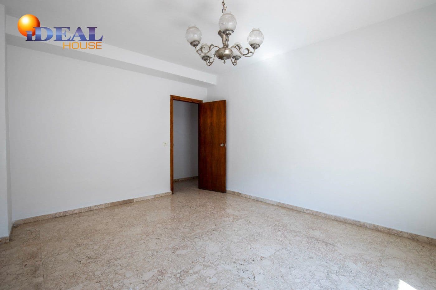 3 makuuhuone Asunto myytävänä paikassa Montefrio - 39 900 € (Ref: 9433688)