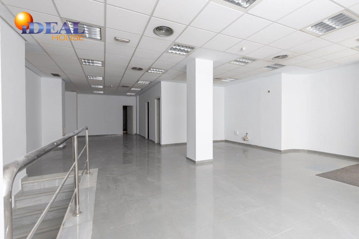 Commercial for sale in Montefrio - € 159,900 (Ref: 9433689)