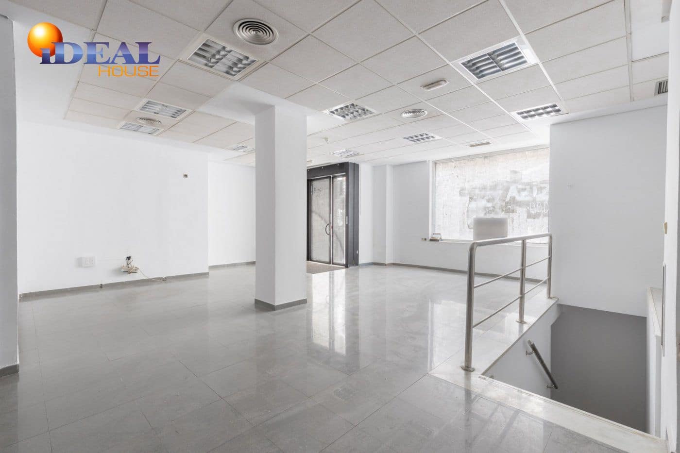 Commercial for sale in Montefrio - € 159,900 (Ref: 9433689)