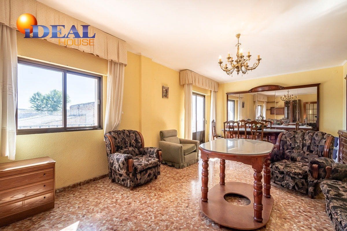 3 bedroom Flat for sale in Alhama de Granada - € 115,000 (Ref: 9433692)