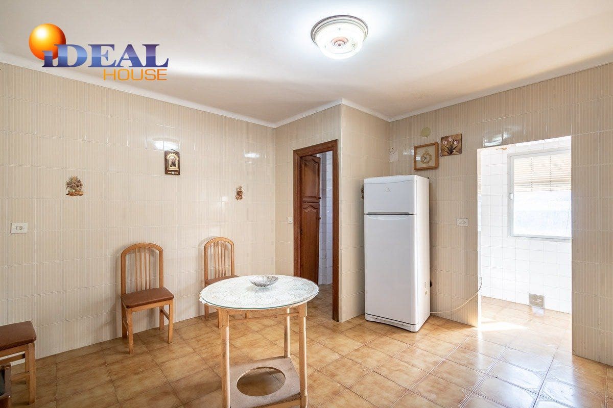 3 bedroom Flat for sale in Alhama de Granada - € 115,000 (Ref: 9433692)