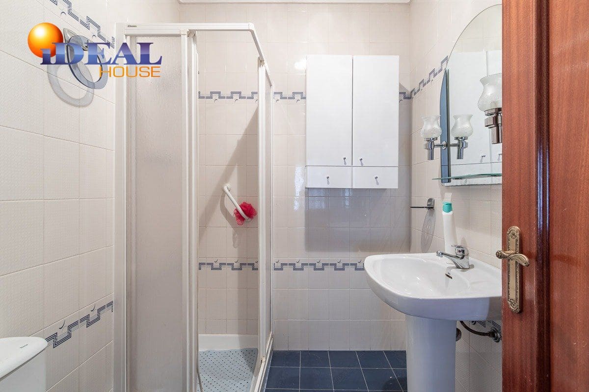 3 bedroom Flat for sale in Alhama de Granada - € 115,000 (Ref: 9433692)