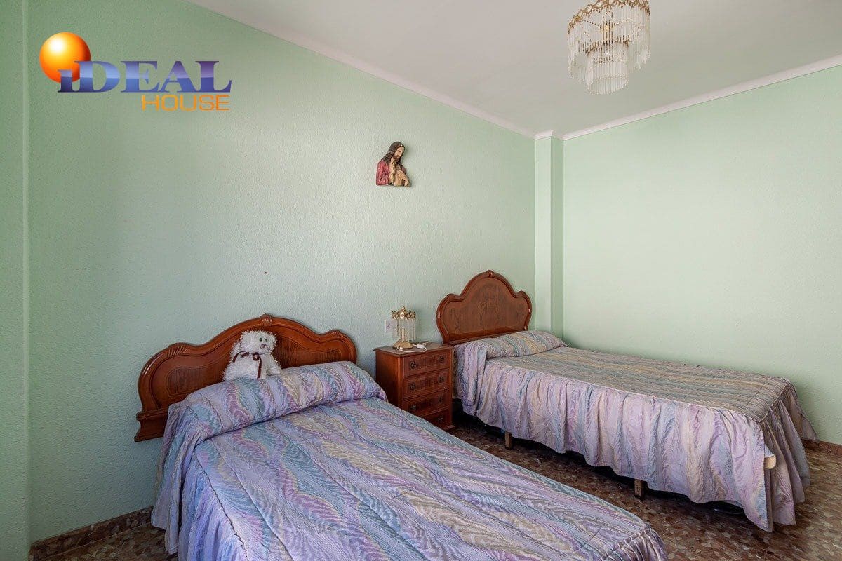 3 bedroom Flat for sale in Alhama de Granada - € 115,000 (Ref: 9433692)