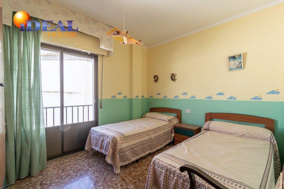 3 bedroom Flat for sale in Alhama de Granada - € 115,000 (Ref: 9433692)