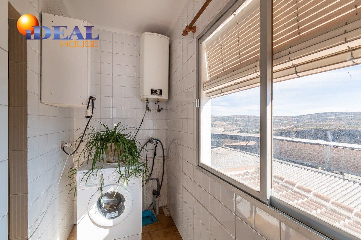 3 bedroom Flat for sale in Alhama de Granada - € 115,000 (Ref: 9433692)