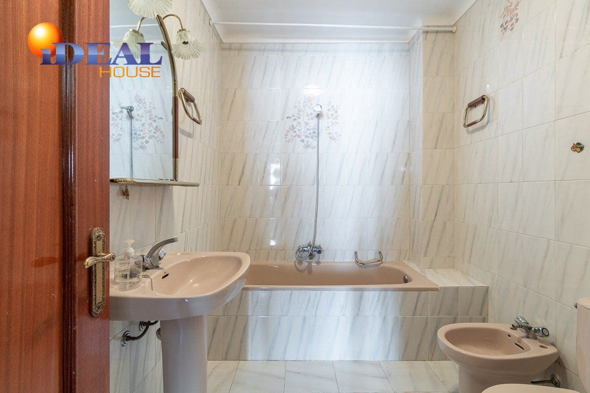 3 bedroom Flat for sale in Alhama de Granada - € 115,000 (Ref: 9433692)