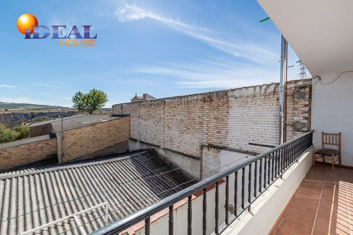 3 bedroom Flat for sale in Alhama de Granada - € 115,000 (Ref: 9433692)