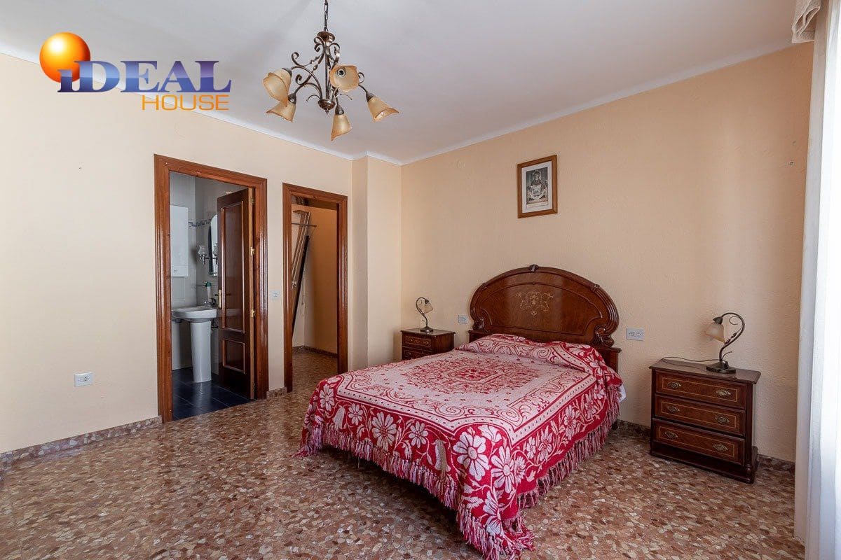 3 bedroom Flat for sale in Alhama de Granada - € 115,000 (Ref: 9433692)