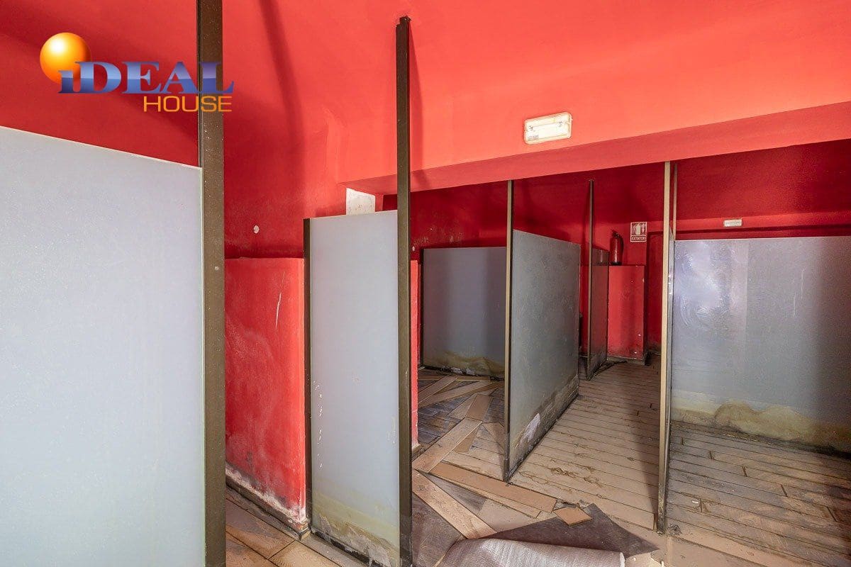 Commerciale in vendita in Granada citta - 220.000 € (Rif: 9433699)