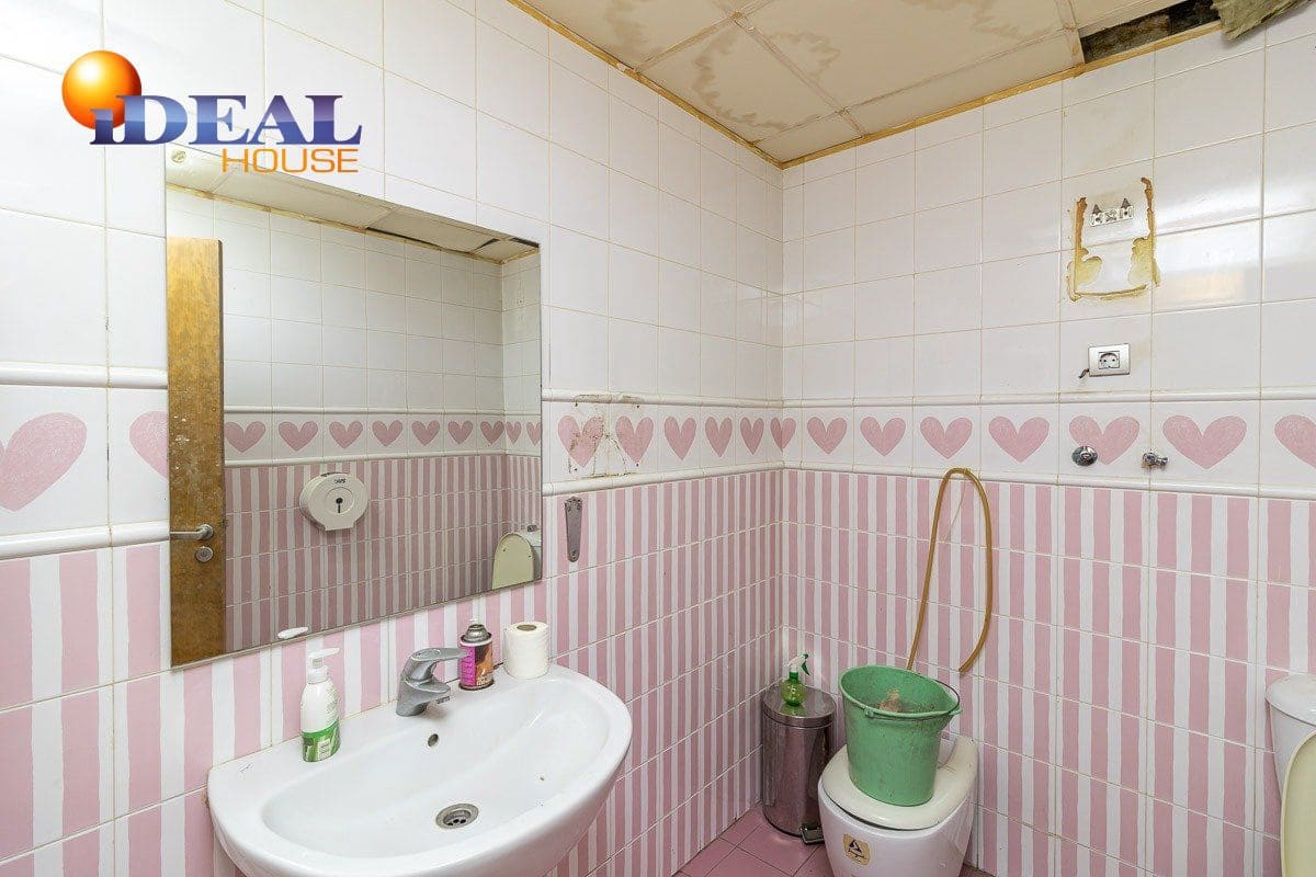 Commerciale in vendita in Granada citta - 220.000 € (Rif: 9433699)