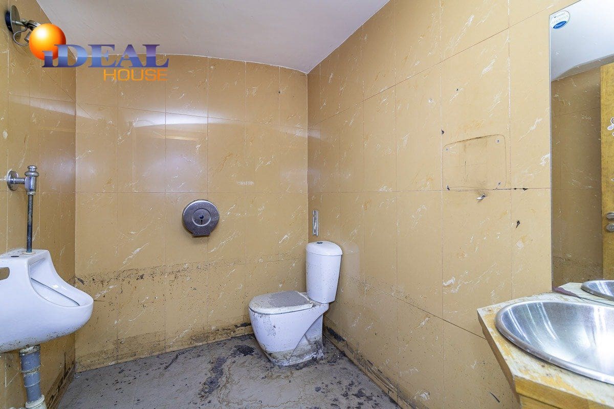 Commerciale in vendita in Granada citta - 220.000 € (Rif: 9433699)