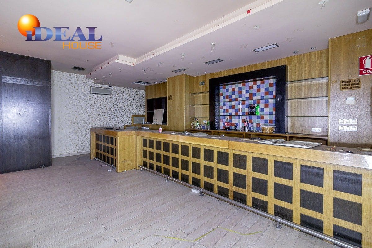 Commerciale in vendita in Granada citta - 220.000 € (Rif: 9433699)