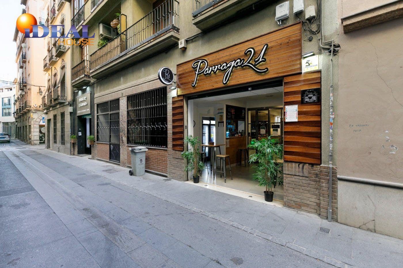 Erhverv til salg i Granada by - € 360.000 (Ref: 9433700)