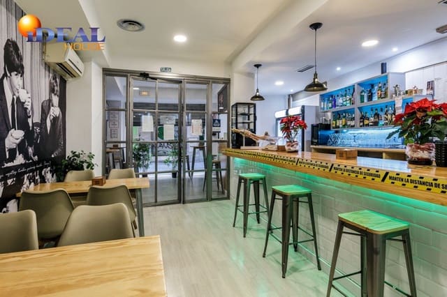 Erhverv til salg i Centro, Granada by - € 360.000 (Ref: 9433700)