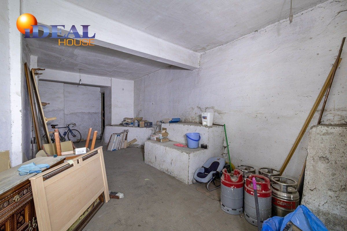 Commercieel te koop in Granada stad - € 135.000 (Ref: 9433704)