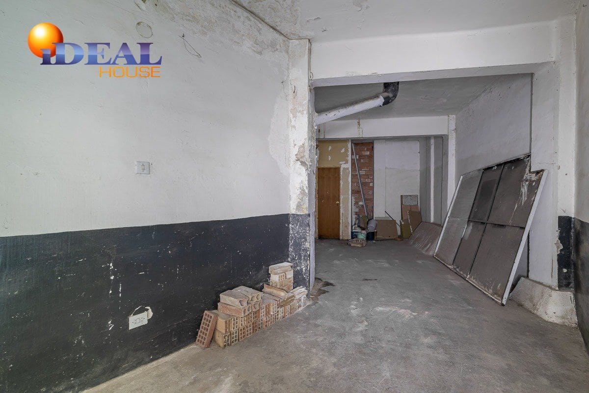 Commercieel te koop in Granada stad - € 135.000 (Ref: 9433704)