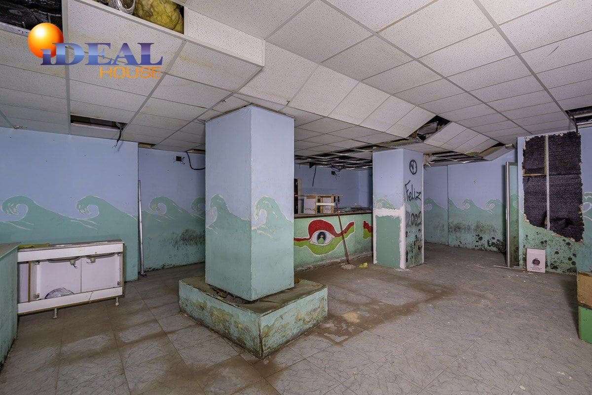 Commercieel te koop in Granada stad - € 135.000 (Ref: 9433704)