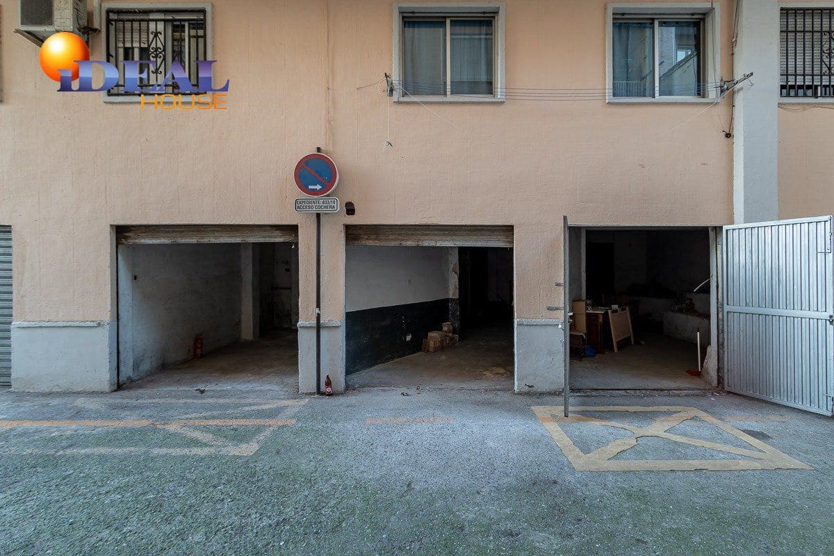 Commercieel te koop in Granada stad - € 135.000 (Ref: 9433704)