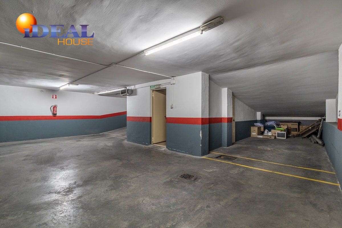 Garage for sale in Granada city - € 12,000 (Ref: 9433705)