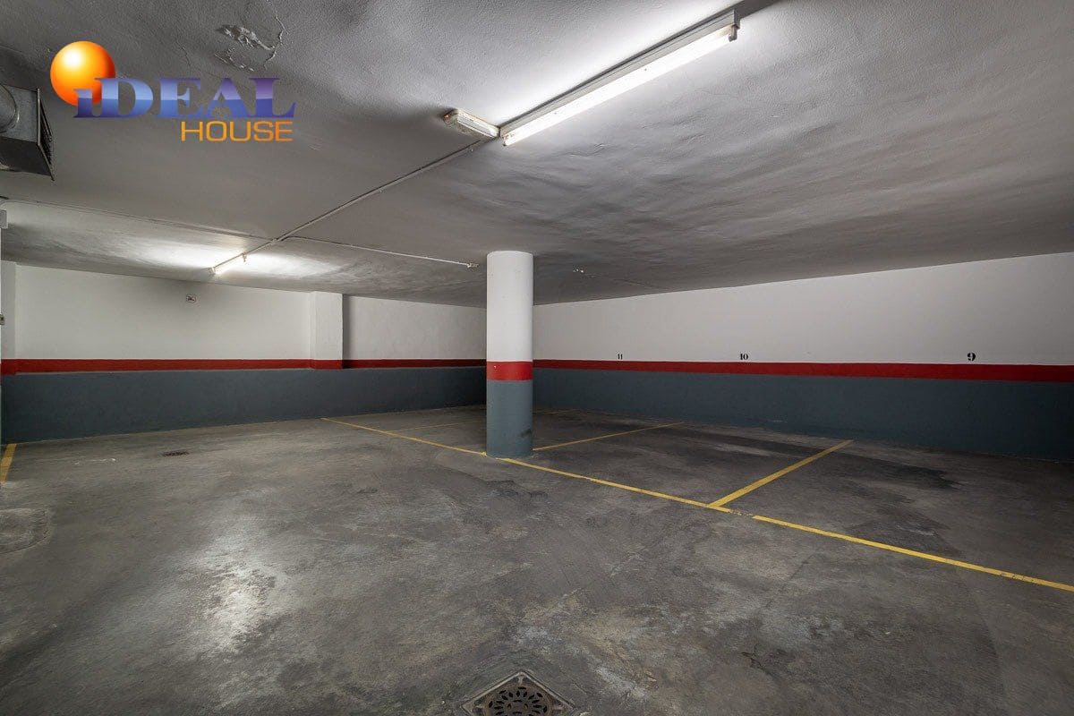 Garage for sale in Granada city - € 12,000 (Ref: 9433705)