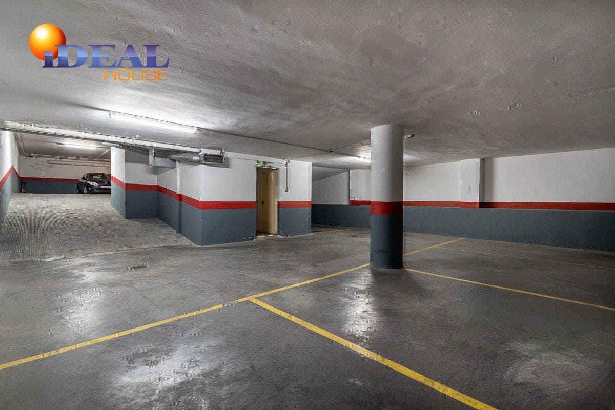 Garage for sale in Granada city - € 12,000 (Ref: 9433705)