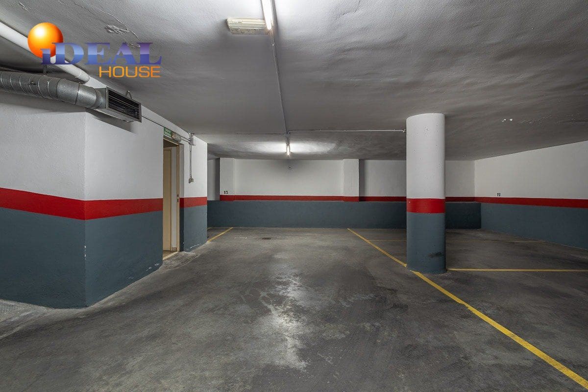 Garage for sale in Granada city - € 12,000 (Ref: 9433705)