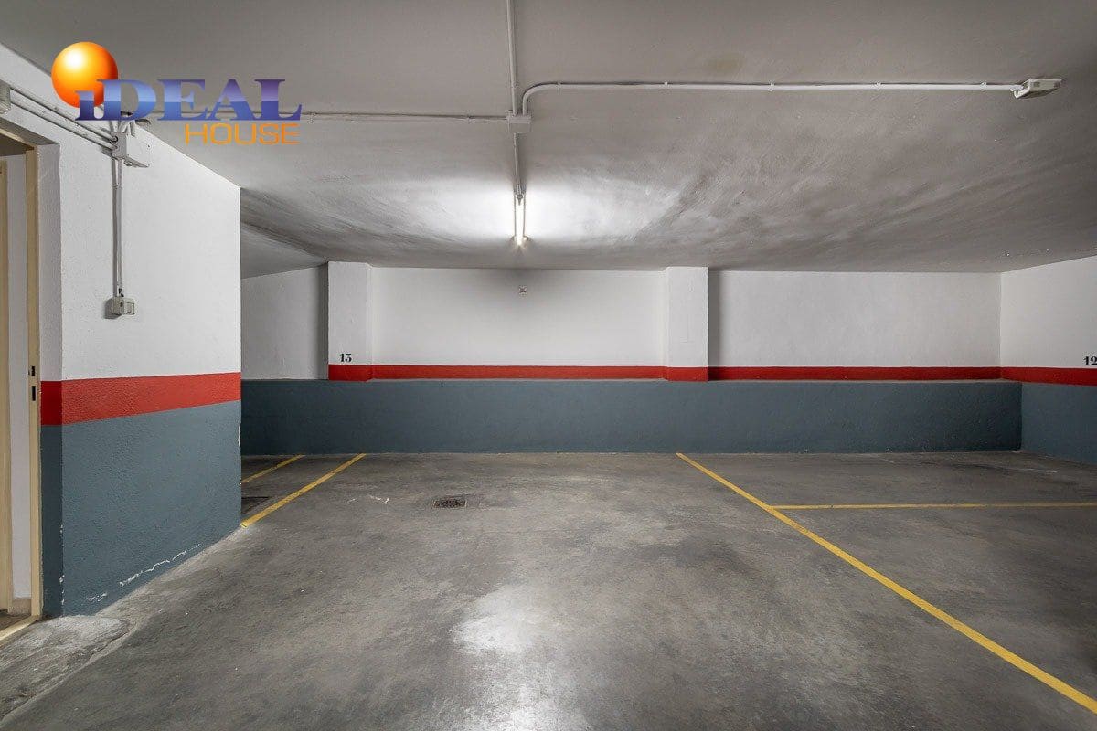 Garage for sale in Granada city - € 12,000 (Ref: 9433705)
