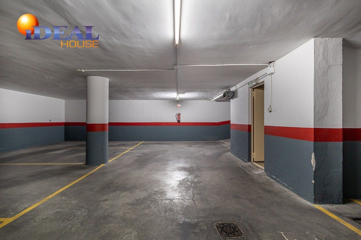 Garage for sale in Granada city - € 12,000 (Ref: 9433705)