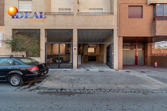Garage for sale in Granada city - € 12,000 (Ref: 9433705)
