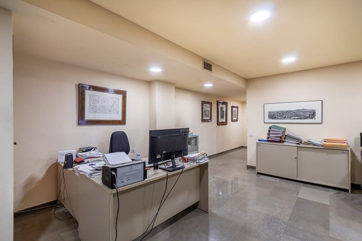 5 soveværelse Erhverv til salg i Granada by - € 225.000 (Ref: 9433711)