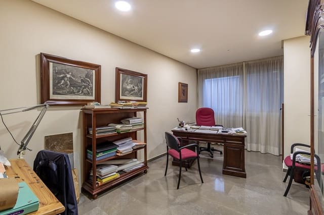 5 soveværelse Erhverv til salg i Granada by - € 225.000 (Ref: 9433711)