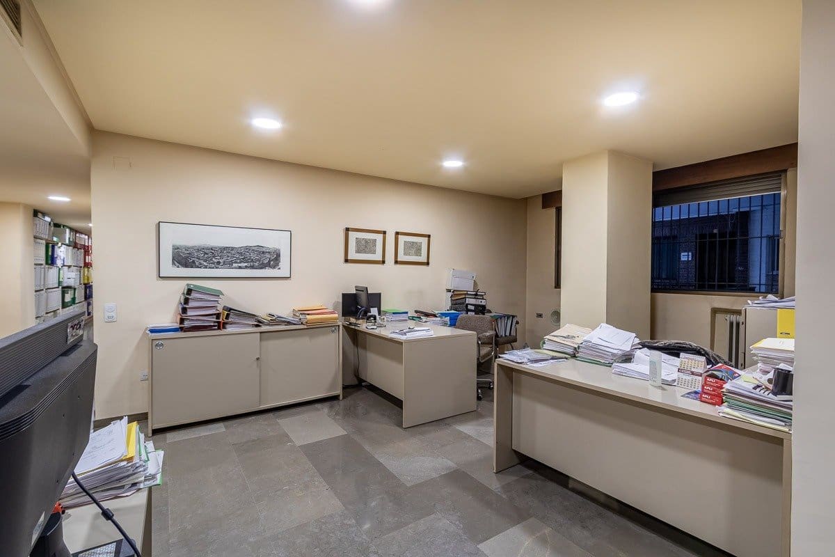 5 soveværelse Erhverv til salg i Granada by - € 225.000 (Ref: 9433711)